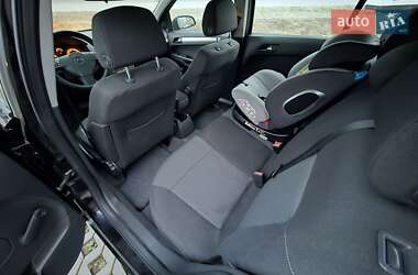 Хэтчбек Opel Astra 2006 в 