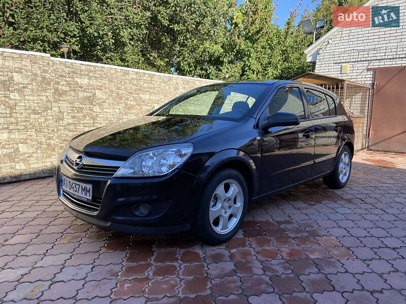 Хэтчбек Opel Astra 2007 в 