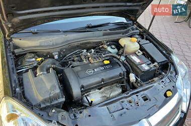 Хэтчбек Opel Astra 2007 в 