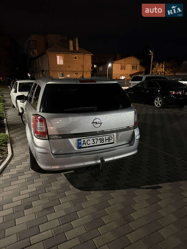 Универсал Opel Astra 2008 в Луцке