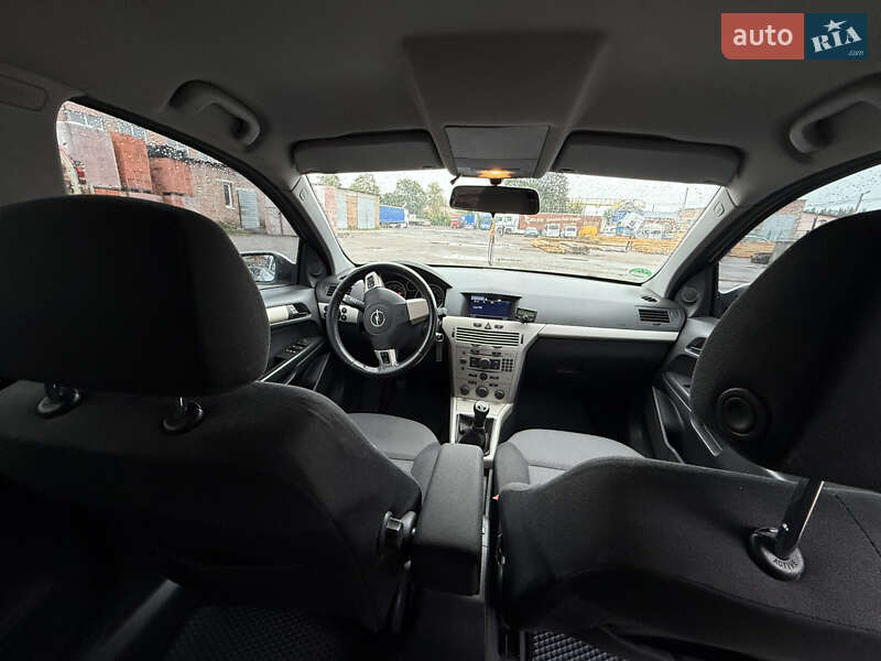 Универсал Opel Astra 2008 в Луцке