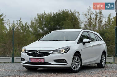 Універсал Opel Astra 2017 в Дрогобичі