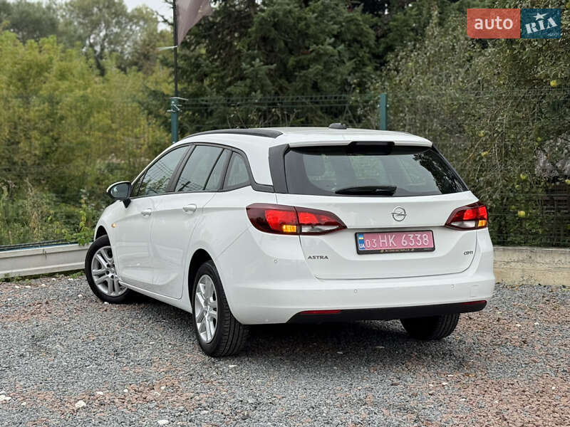 Универсал Opel Astra 2017 в Дрогобыче