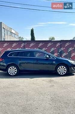 Универсал Opel Astra 2014 в 
