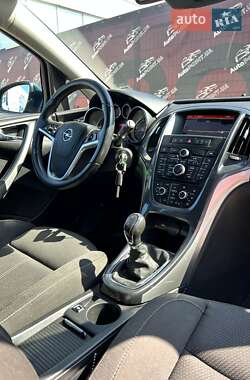 Универсал Opel Astra 2014 в 