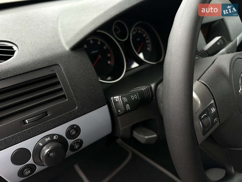 Універсал Opel Astra 2006 в Вінниці