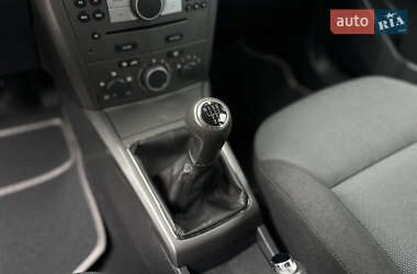Универсал Opel Astra 2006 в 