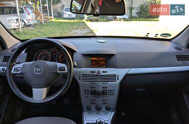 Хэтчбек Opel Astra 2009 в 