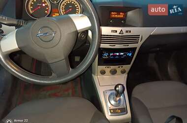 Хэтчбек Opel Astra 2008 в 