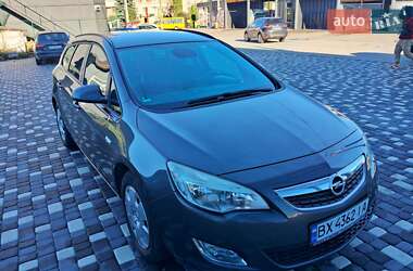 Універсал Opel Astra 2011 в Шепетівці