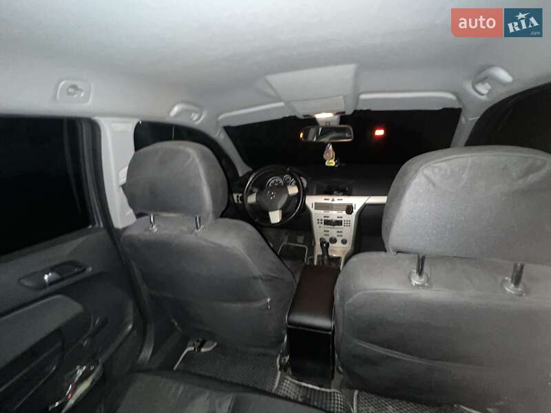 Универсал Opel Astra 2007 в Черновцах