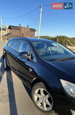 Универсал Opel Astra 2012 в 