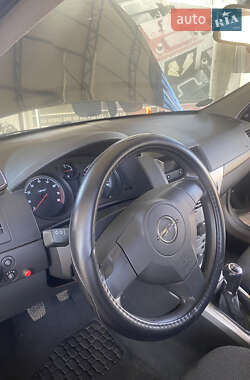 Хэтчбек Opel Astra 2009 в 