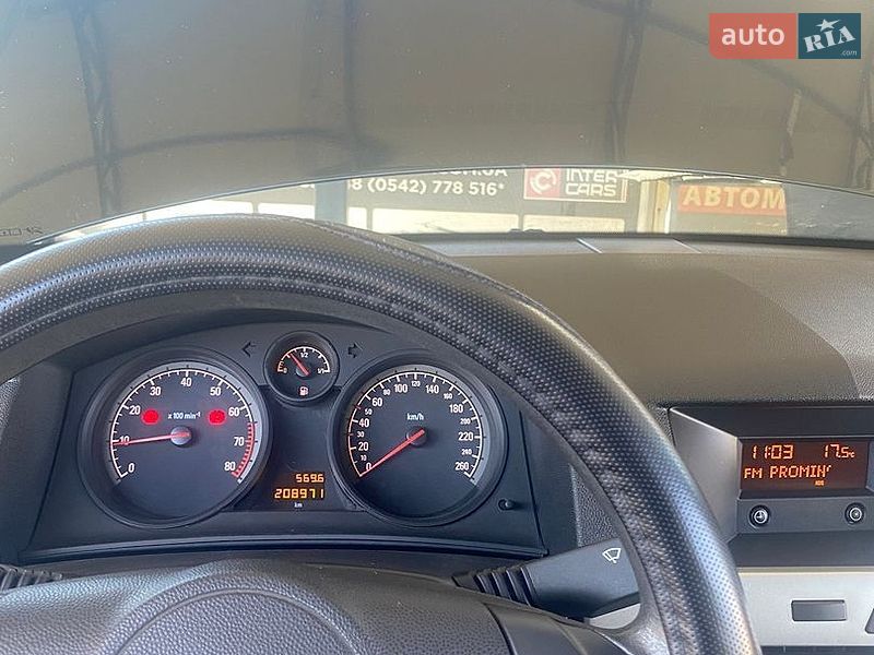 Хэтчбек Opel Astra 2009 в Обухове