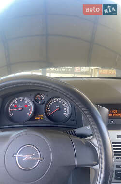 Хэтчбек Opel Astra 2009 в 