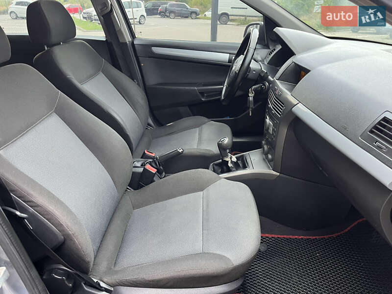 Универсал Opel Astra 2004 в Львове