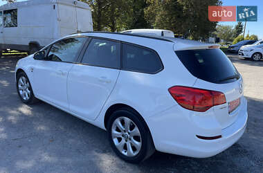 Универсал Opel Astra 2012 в 