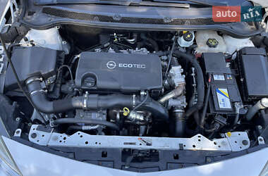 Универсал Opel Astra 2012 в 