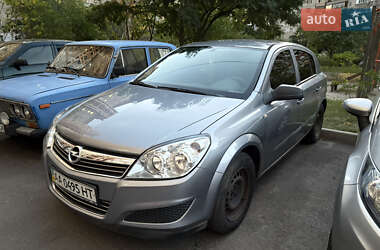 Хэтчбек Opel Astra 2008 в Киеве