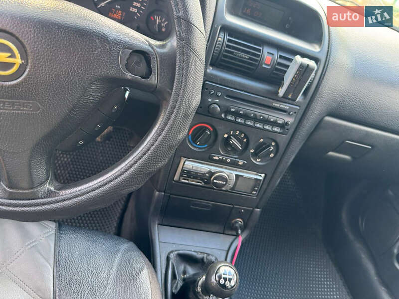 Универсал Opel Astra 2000 в Тячеве