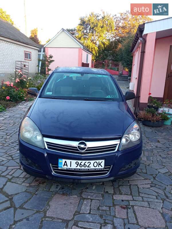 Opel Astra 2011 Opel Astra 2011