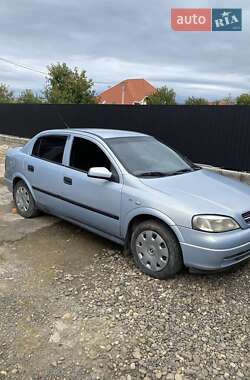 Седан Opel Astra 2004 в Вільхівці