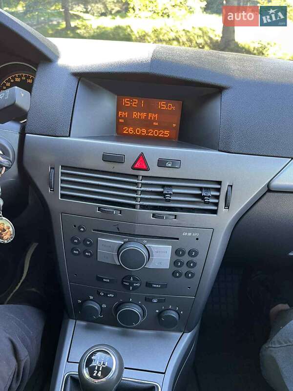 Универсал Opel Astra 2006 в Рава-Русской