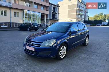Хэтчбек Opel Astra 2005 в 