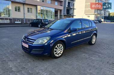 Хэтчбек Opel Astra 2005 в 