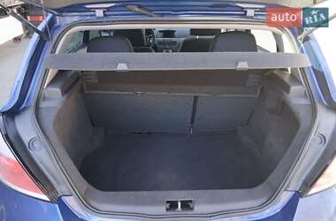 Хэтчбек Opel Astra 2005 в 