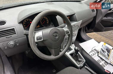 Хэтчбек Opel Astra 2009 в 