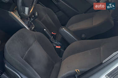 Хэтчбек Opel Astra 2005 в 
