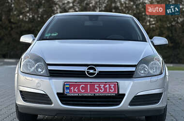 Хэтчбек Opel Astra 2005 в 