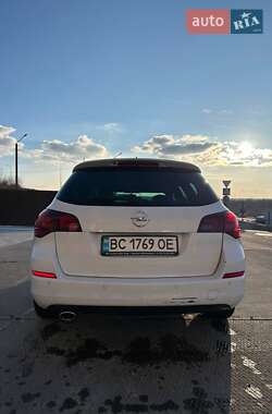 Универсал Opel Astra 2011 в 