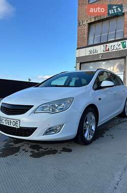 Універсал Opel Astra 2011 в Ходореві