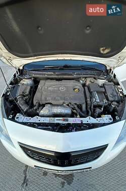 Универсал Opel Astra 2011 в 