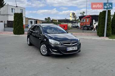 Универсал Opel Astra 2013 в 