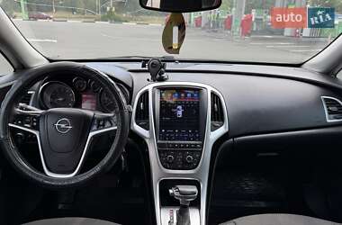 Универсал Opel Astra 2013 в 