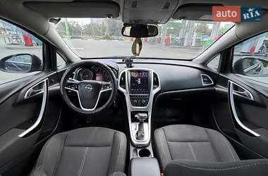 Универсал Opel Astra 2013 в 