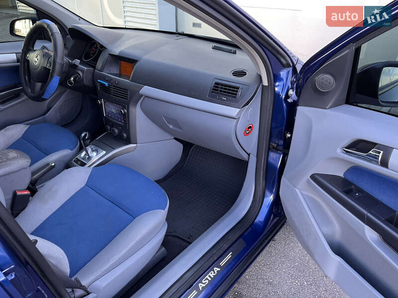 Хэтчбек Opel Astra 2005 в Киеве