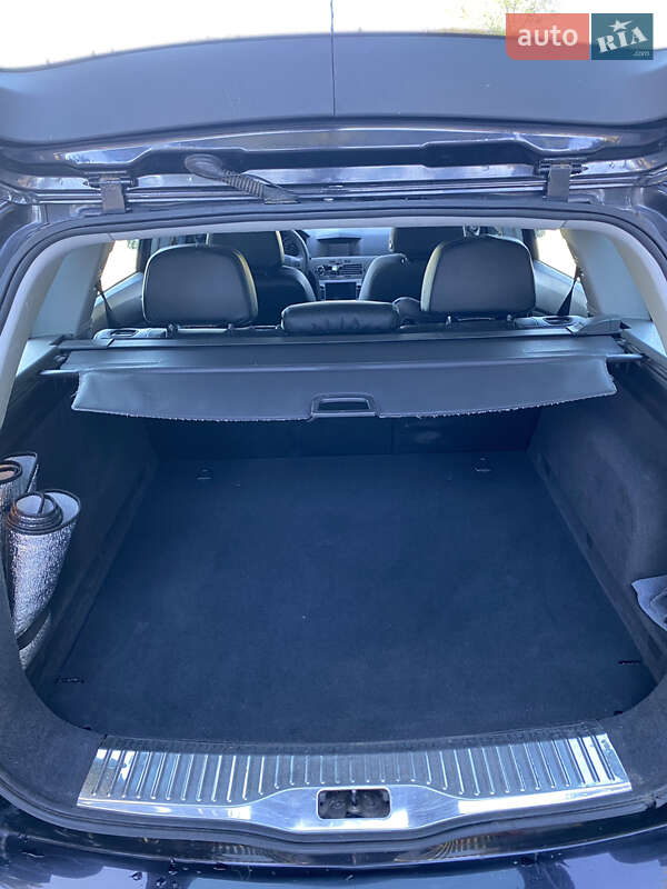 Универсал Opel Astra 2005 в Староконстантинове