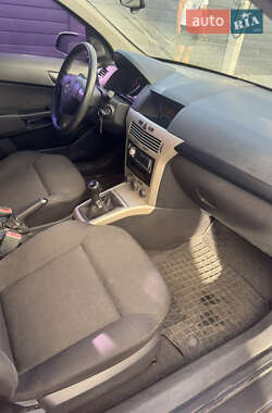 Хэтчбек Opel Astra 2007 в 