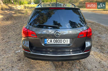 Универсал Opel Astra 2012 в 