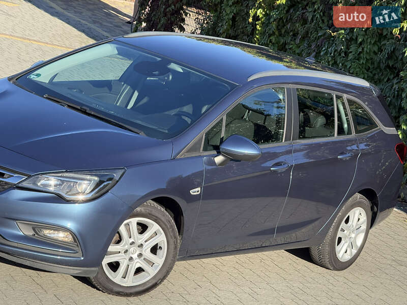 Универсал Opel Astra 2017 в Стрые