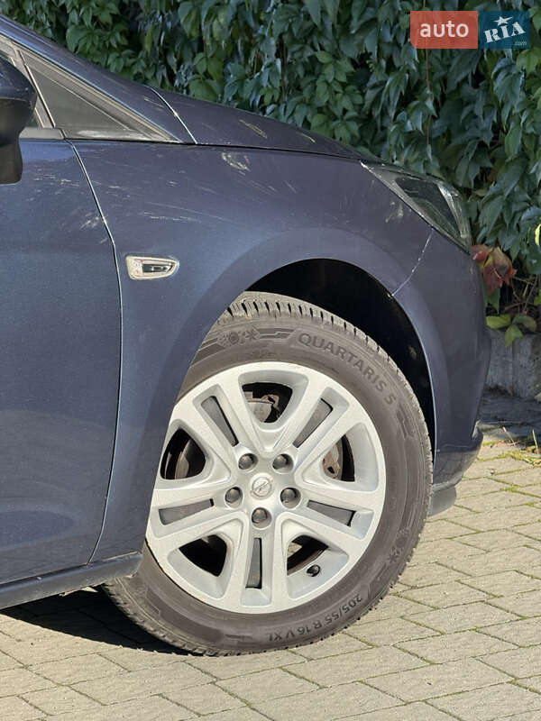 Универсал Opel Astra 2017 в Стрые
