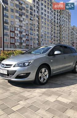 Універсал Opel Astra 2014 в Києві