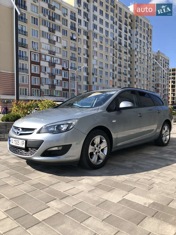 Универсал Opel Astra 2014 в Киеве
