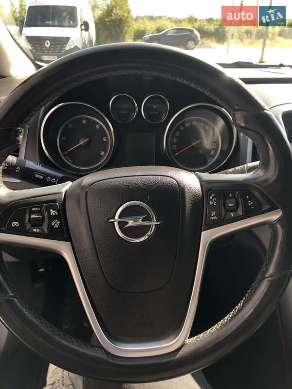 Универсал Opel Astra 2014 в Киеве