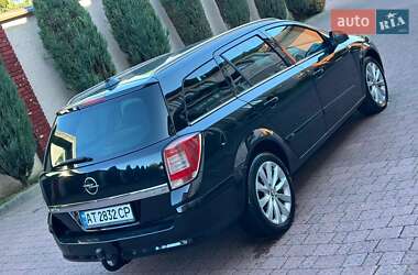Универсал Opel Astra 2010 в 