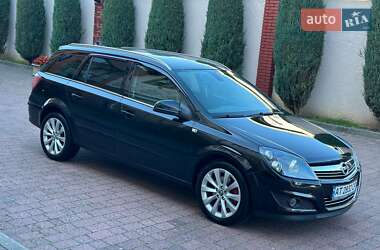 Универсал Opel Astra 2010 в 